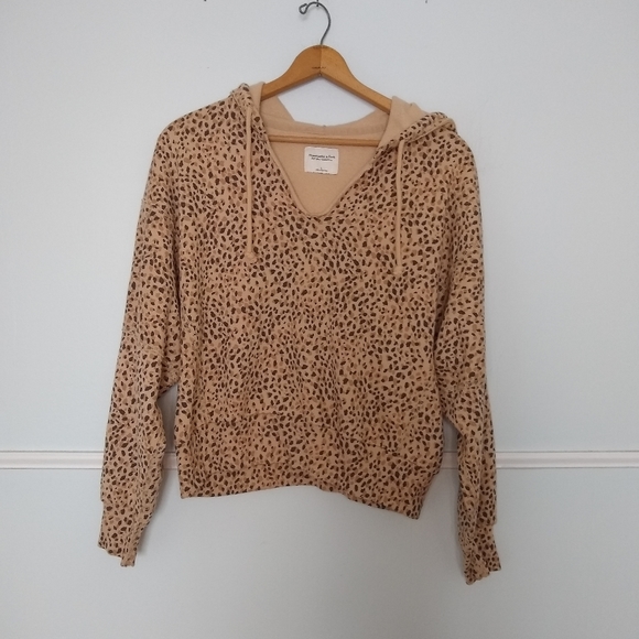 Abercrombie & Fitch Tops - Abercrombie Leopard print hoodie Large EUC